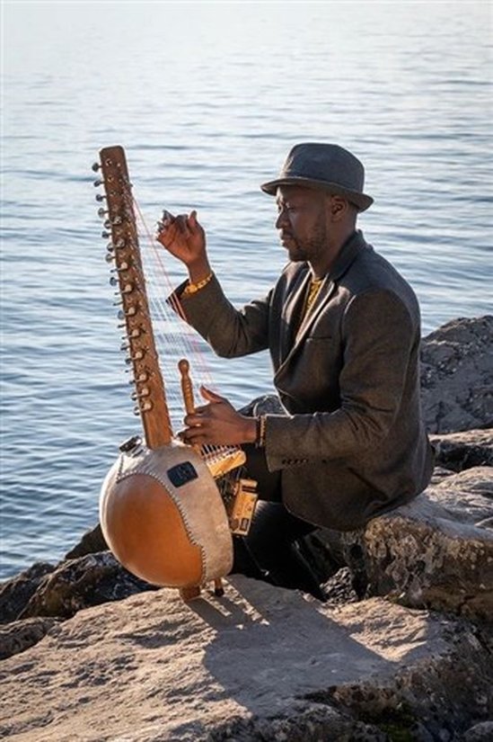 ye Kouyaté au Studio de l’Ermitage de Paris band2