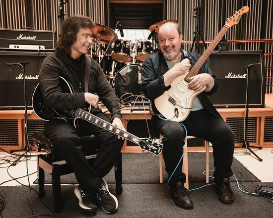 Hackett & Rothery The Roaring Waves Band 2